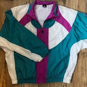 VINTAGE NIKE WINDBREAKER